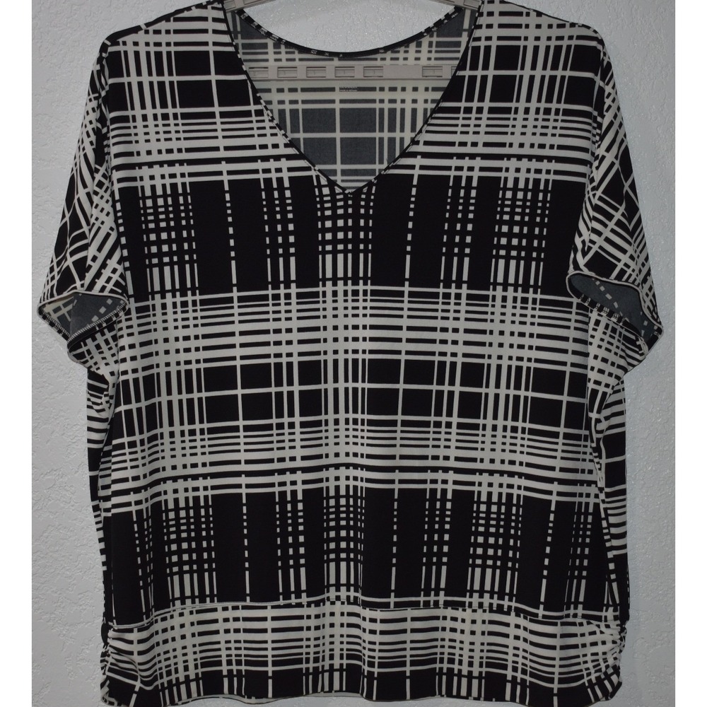 Lane Bryant Womens Plus 22/24 Black White Geometric Plaid V-Neck Ruched Top‎